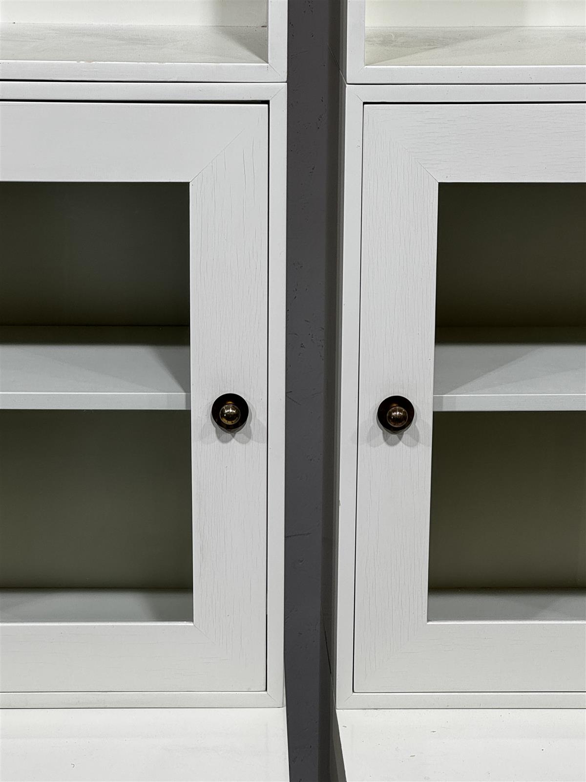 Vintage hyllykkö kaapeilla (6 moduulia)