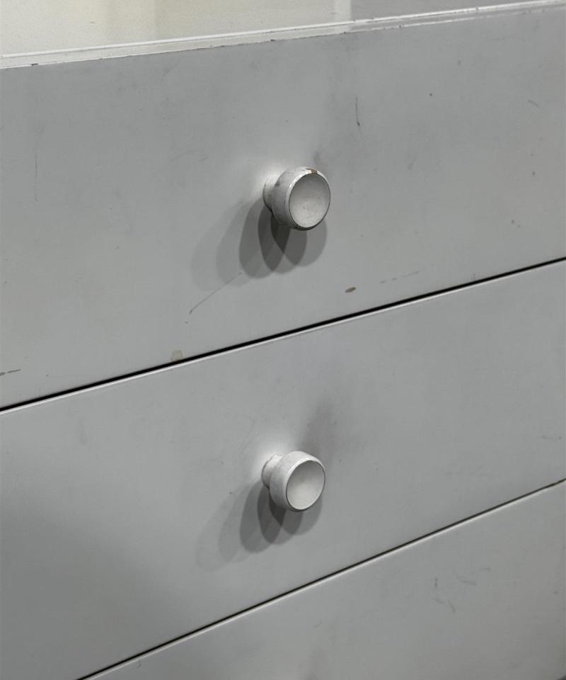 Huonekaluliike Mikko Nupponen kirjahylly