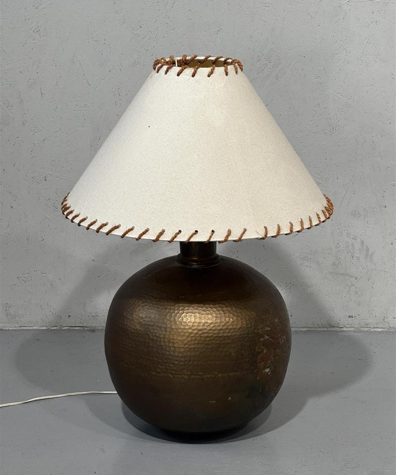 Vintage pöytävalaisin kuparijalka