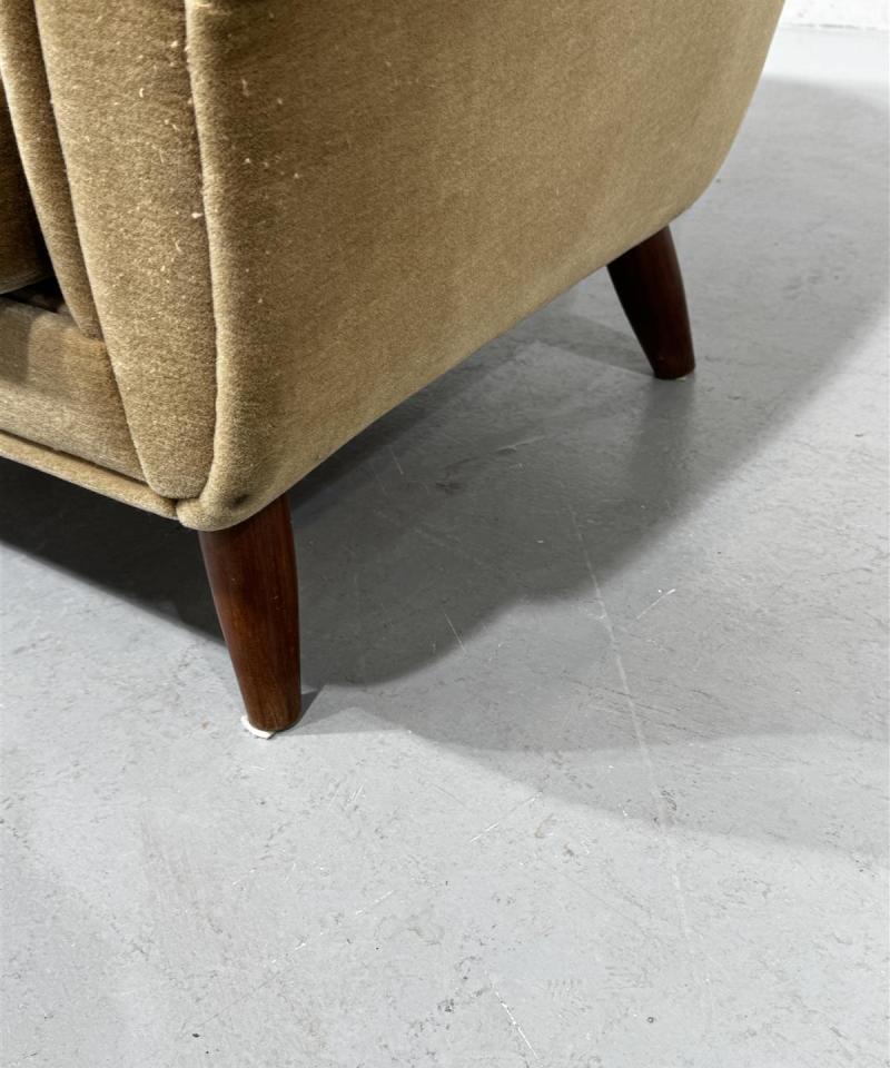 Vintage samettisohva oliivinvihreä