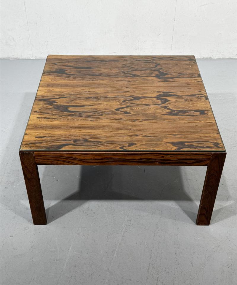 Sohvapöytä 90x90 ruusupuu