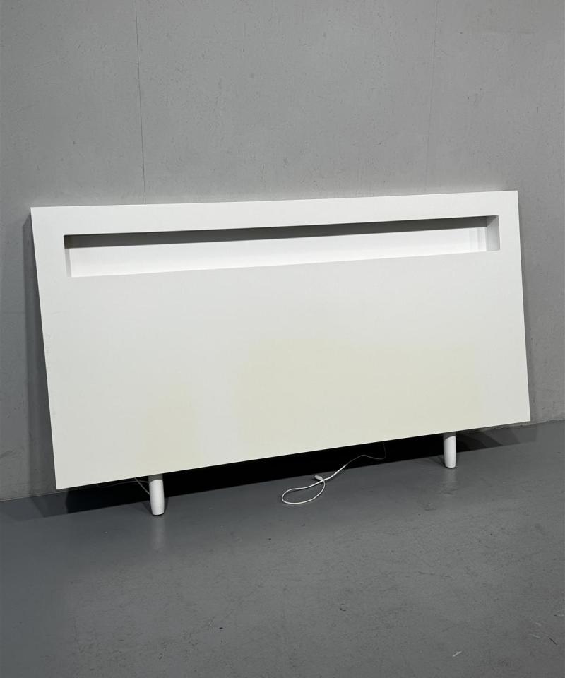 Sängyn pääty 200x100 valaisimilla