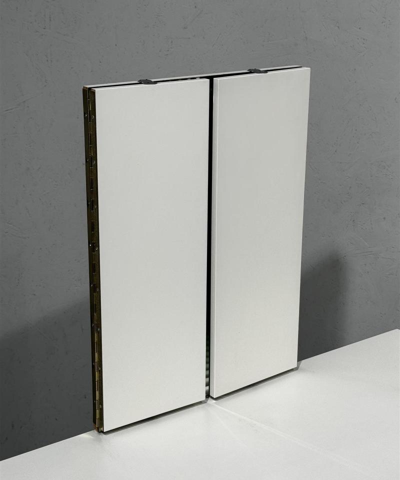 Vintage kampauspöytä peilillä ja jakkaralla