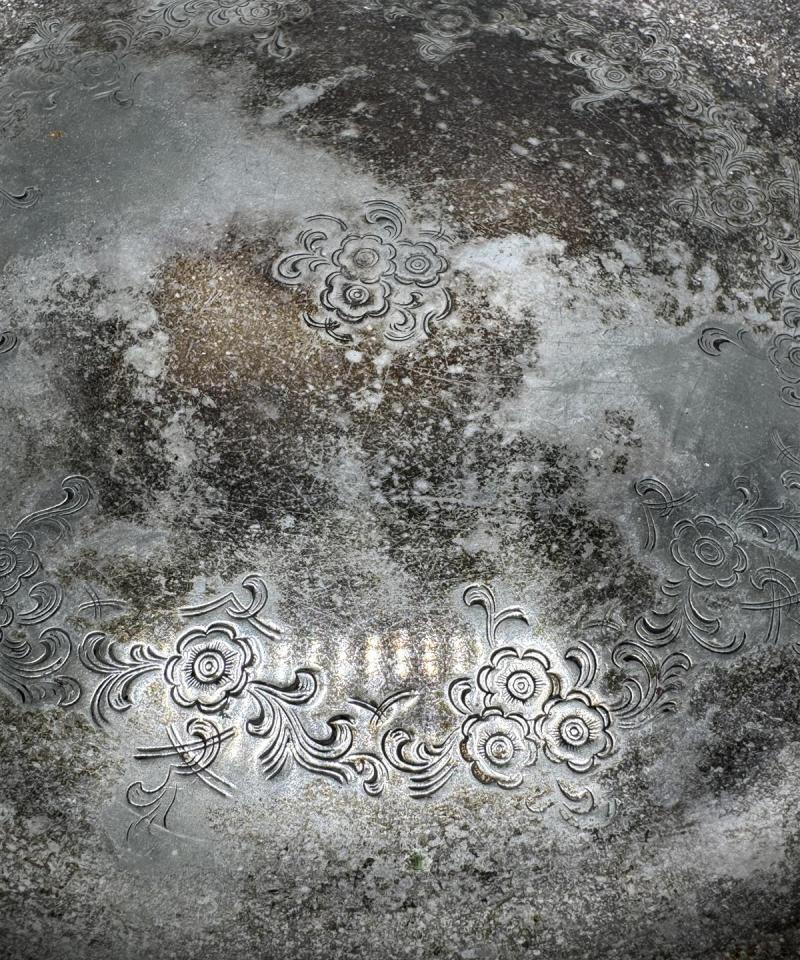 Koristeellinen jalallinen tarjoiluvati (Alpakka)