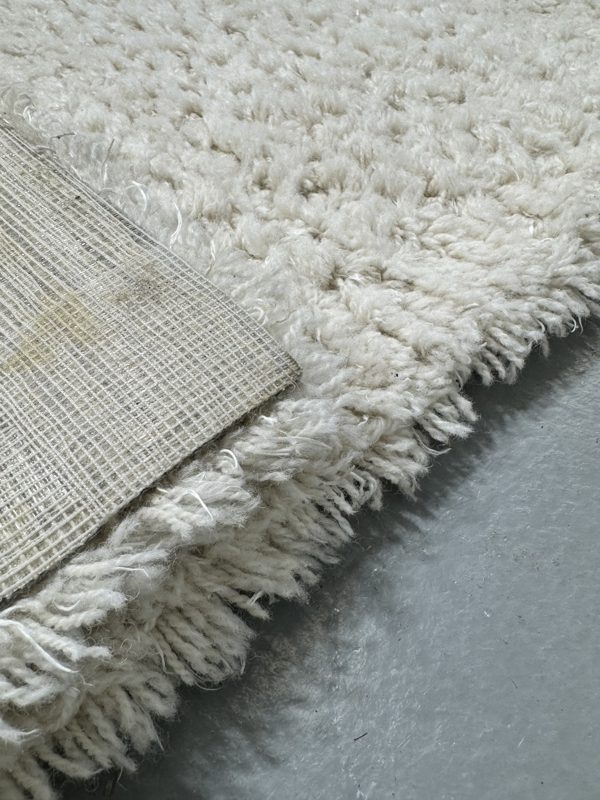 Hanna Korvela (pesty) lampaanvilla 160x202 Majore matto