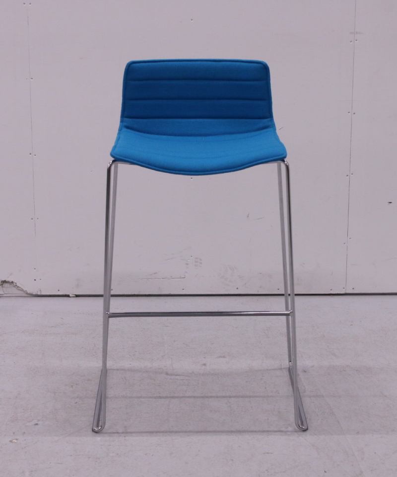 Alternative view of Arper Catifa 46 -baarituoli