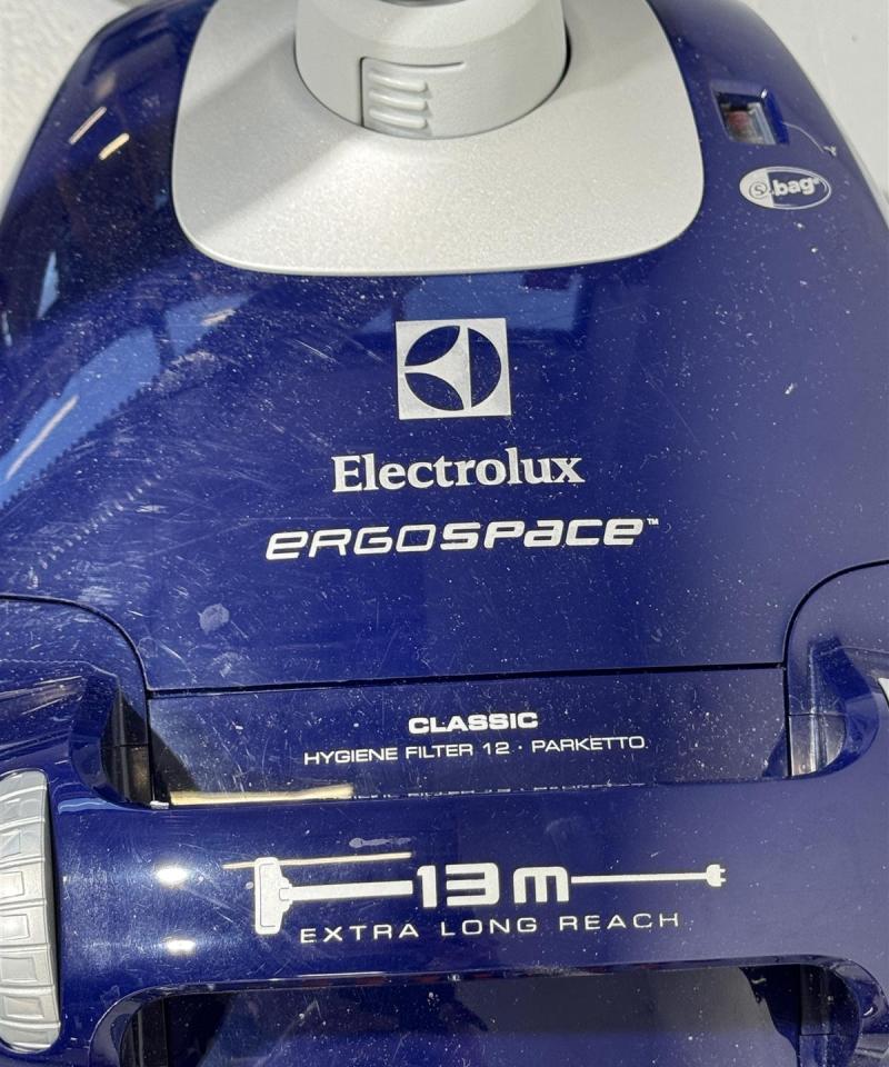 Electrolux Ergospace pölynimuri ja tarvikkeet