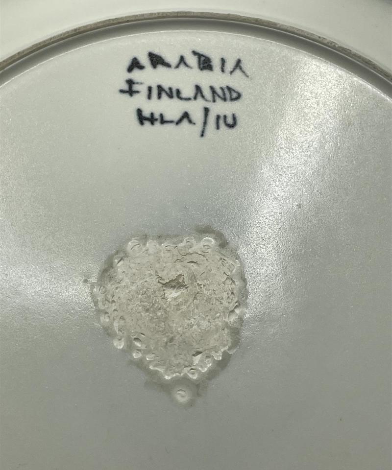 Arabia Aurinkoruusu tarjoilulautanen, Hilkka-Liisa Ahola