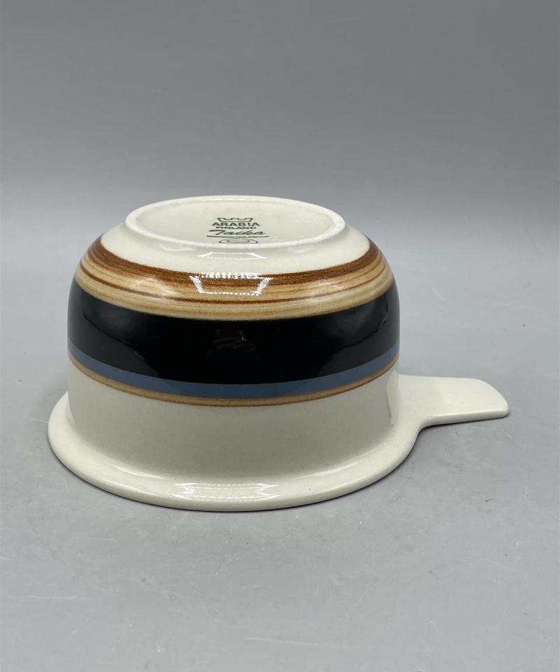 Arabia Taika kastikekaadin, Inkeri Seppälä