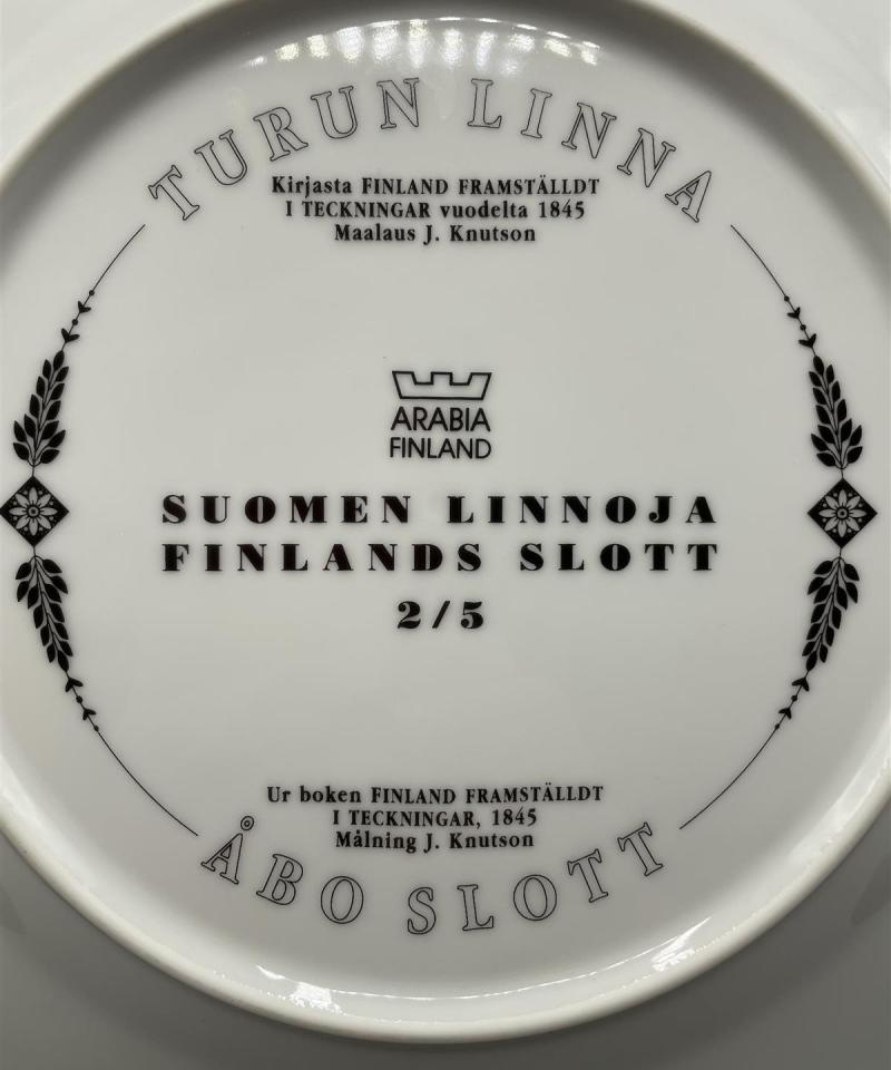 Arabia Suomen linnat koristelautaset 3-osaa