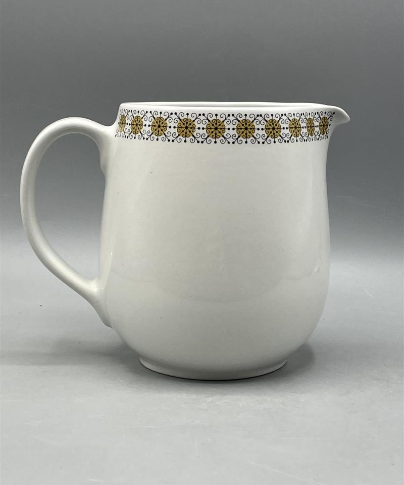 Arabia Tähti kannu kaadin, Raija Uosikkinen