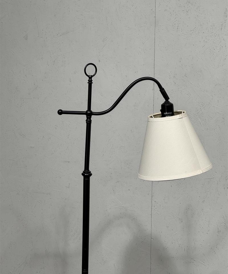 Aneta lattiavalaisin "katulamppu"