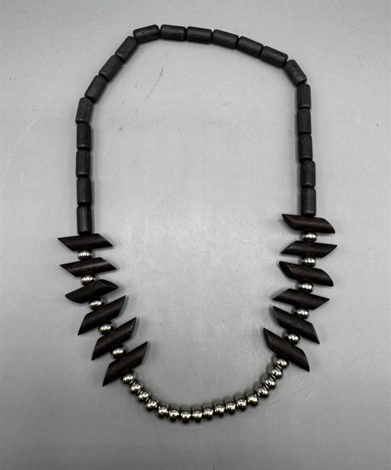 Aarikka kaulakoru puu ja metalli