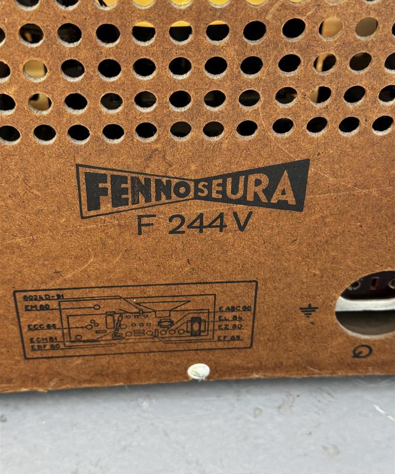 Vintage Fennoseura F 244 V radio