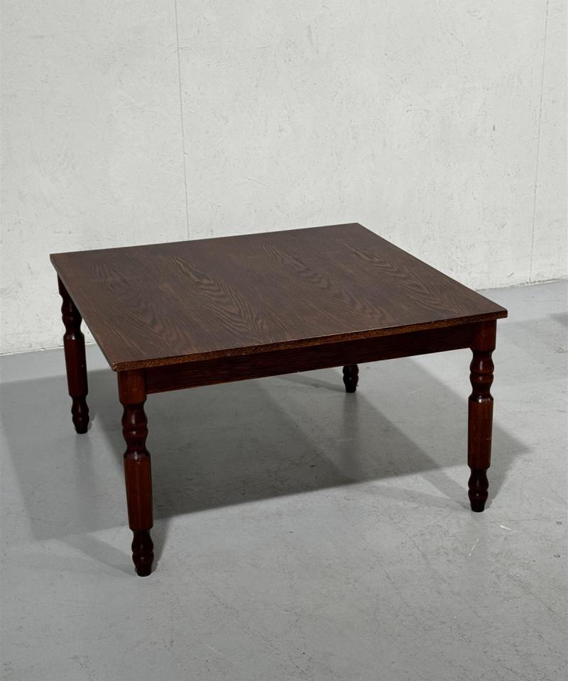 Klassinen sohvapöytä 80x80