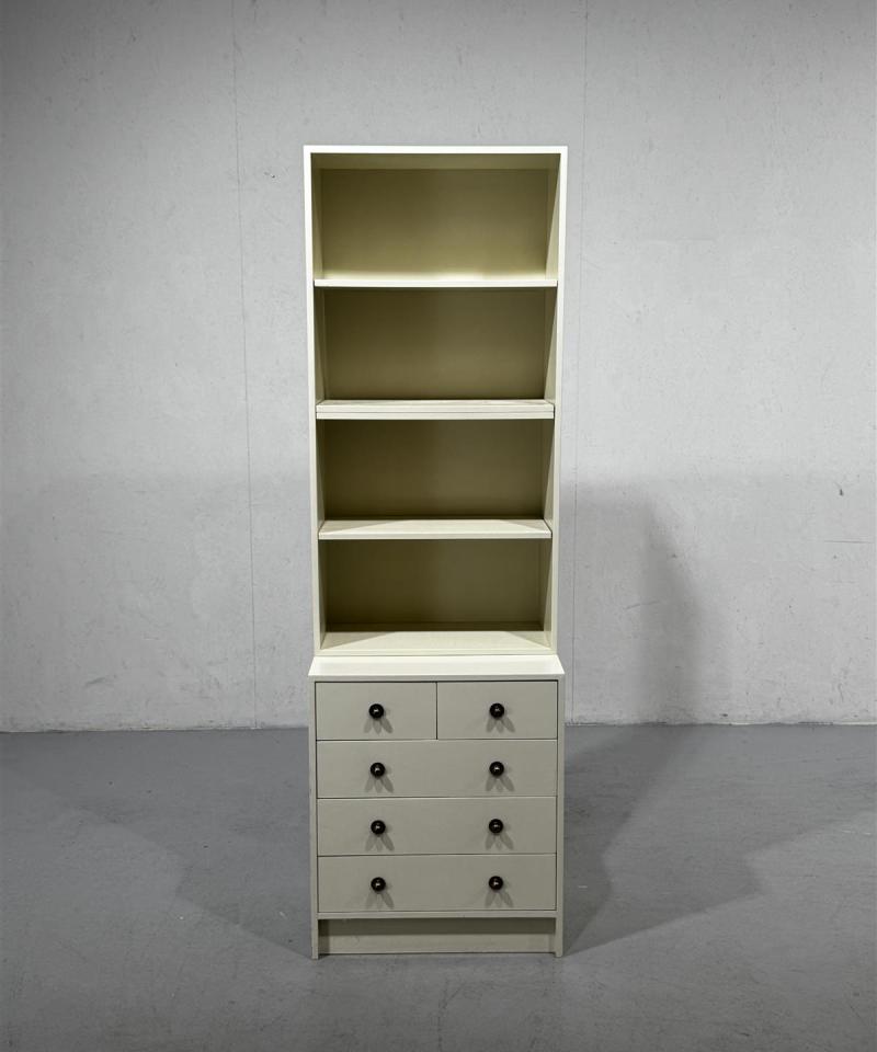 Vintage kirjahylly lipastolla (3 moduulia)