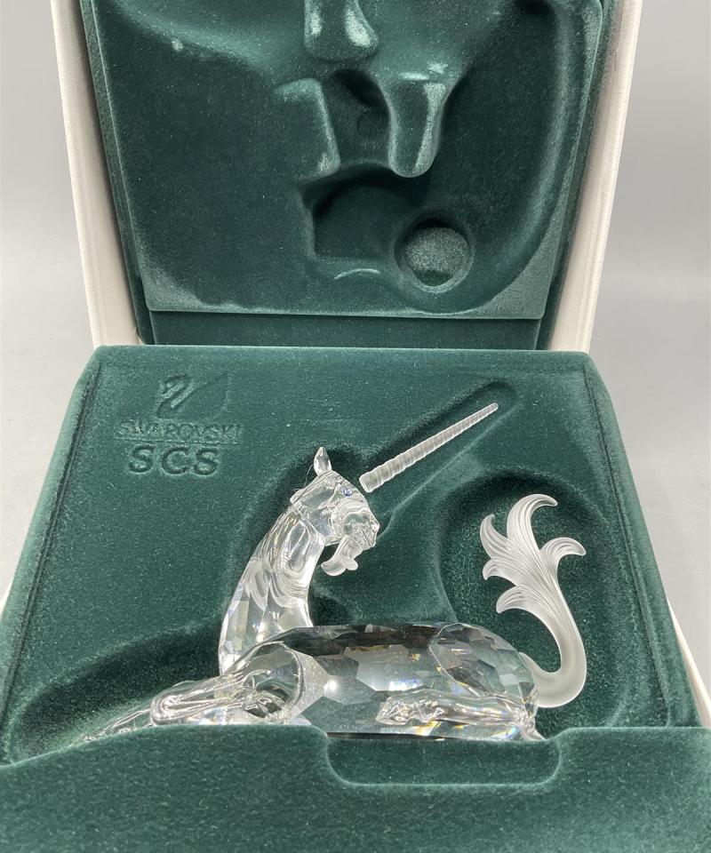 Swarovski kristalli yksisarvinen figuuri
