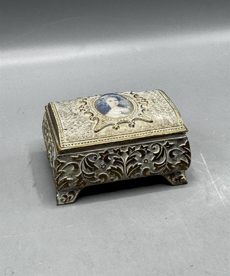 Vintage Marie Antoinette pieni korulipas