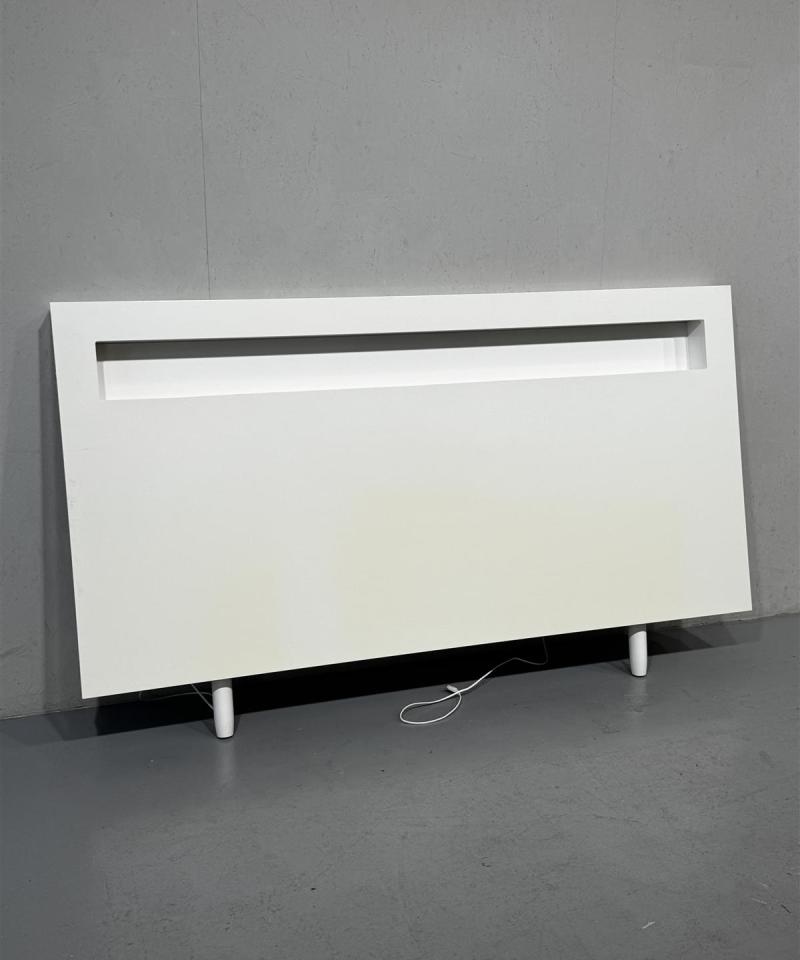 Sängyn pääty 200x100 valaisimilla