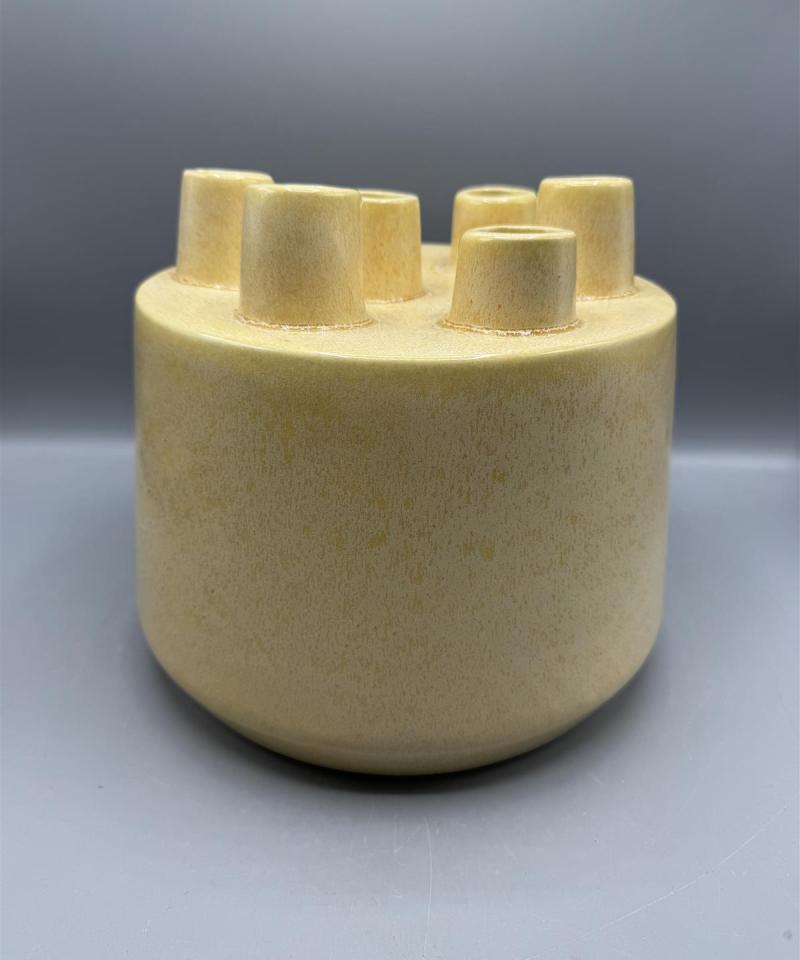 Keraaminen maljakko 7 kukkaa