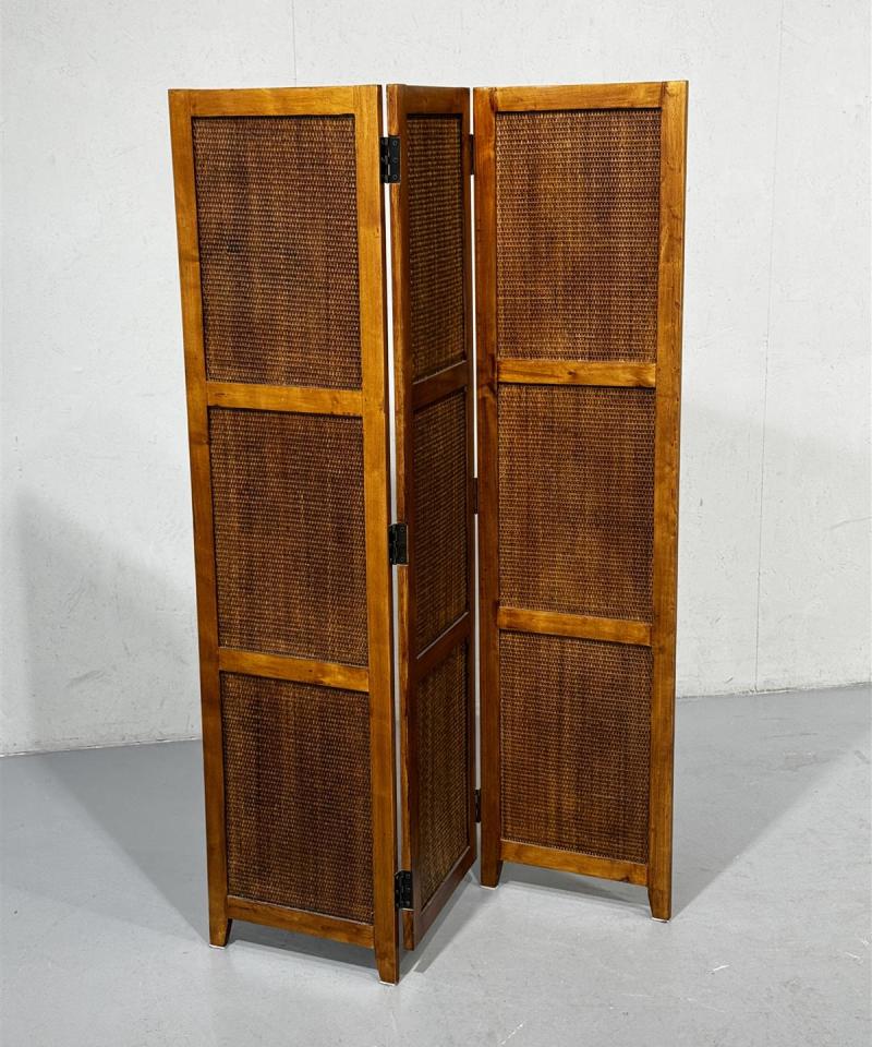 Kolmiosainen sermi punottu koriste