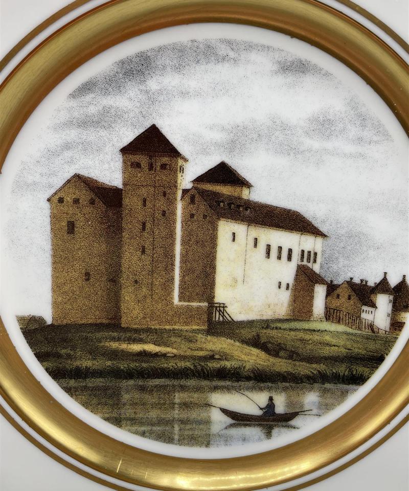 Arabia Suomen linnat koristelautaset 3-osaa