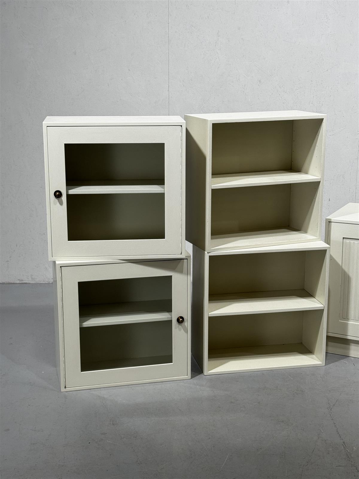 Vintage hyllykkö kaapeilla (6 moduulia)