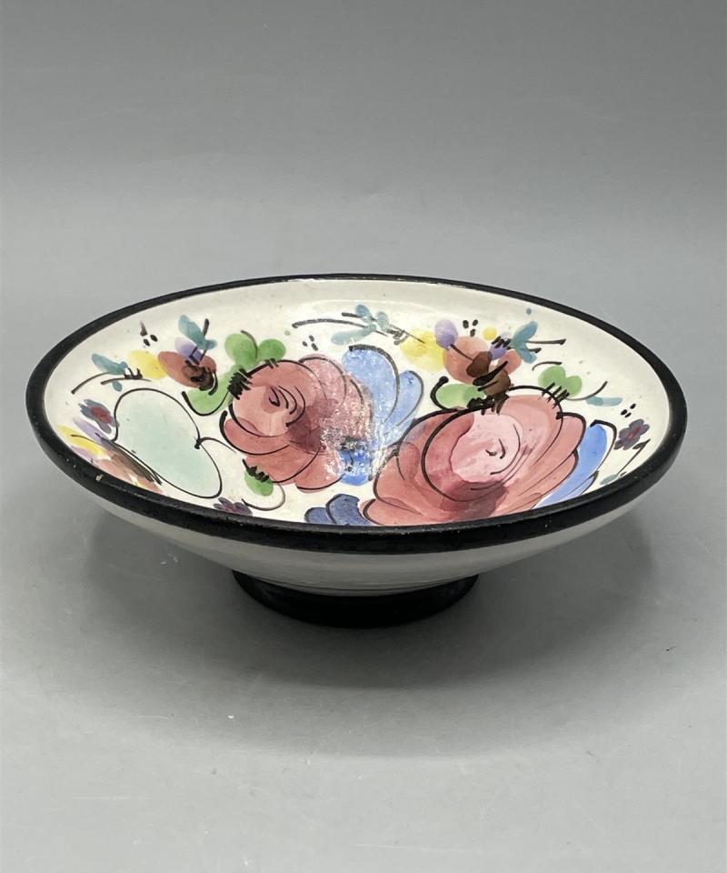 Käsinmaalattu kulho