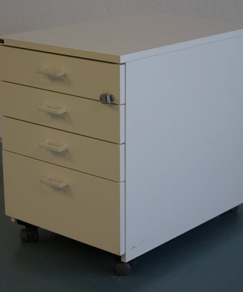 Isku neljäosainen 2007-laatikosto, valkoinen