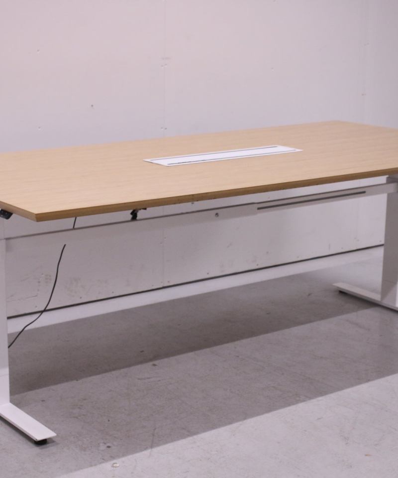 Isku sähkösäätöinen neuvottelupöytä 206x100