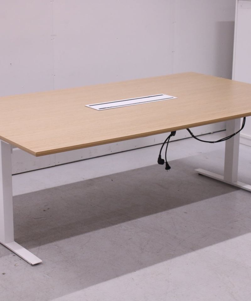 Isku sähkösäätöinen neuvottelupöytä 206x120