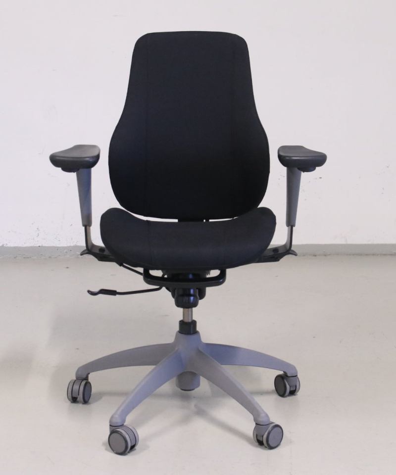 Alternative view of Isku Step uudelleenverhoiltu musta, pieni istuin