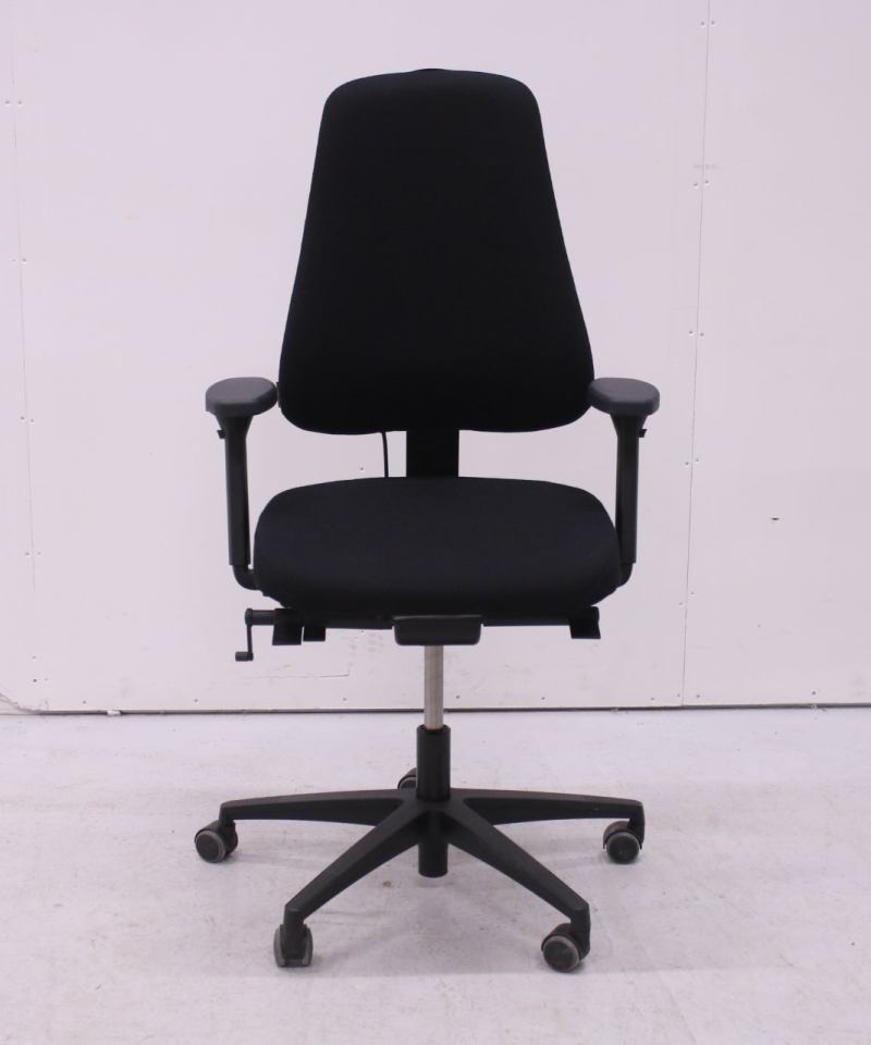 Lanab Design työtuoli ristiseläntuella