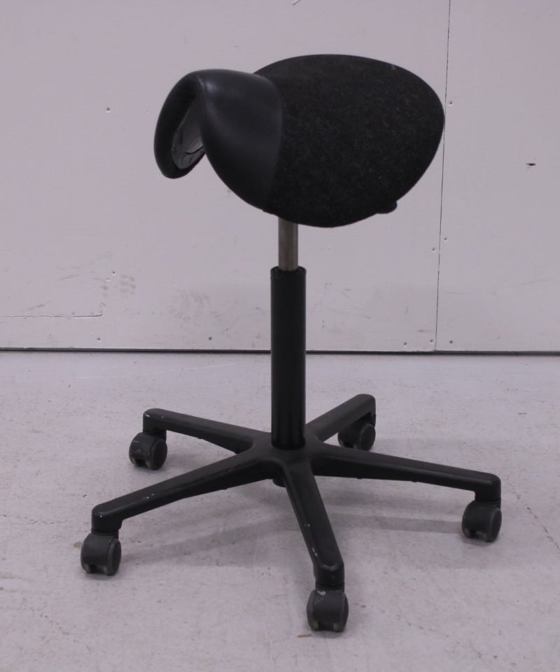 Satulatuoli, musta / harmaa