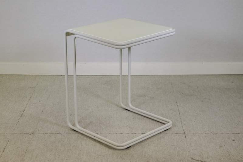 Alternative view of Sivupöytä