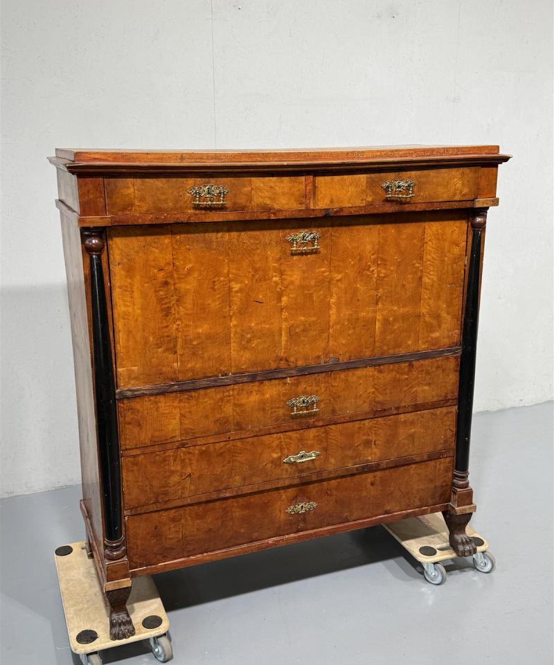 Antiikkinen empire kirjoituslipasto