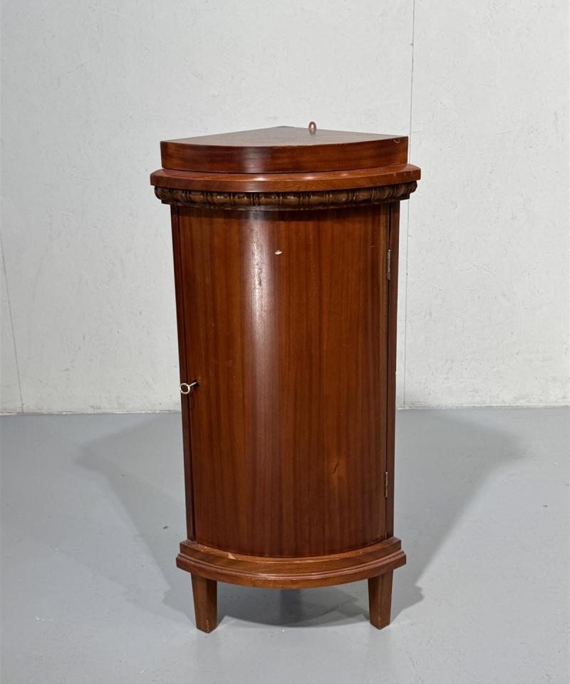 Vintage kulmakaappi mahonki