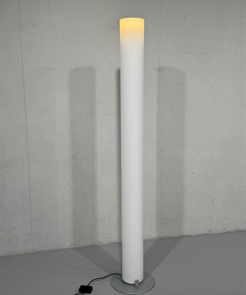 Flos Stylos lattiavalaisin