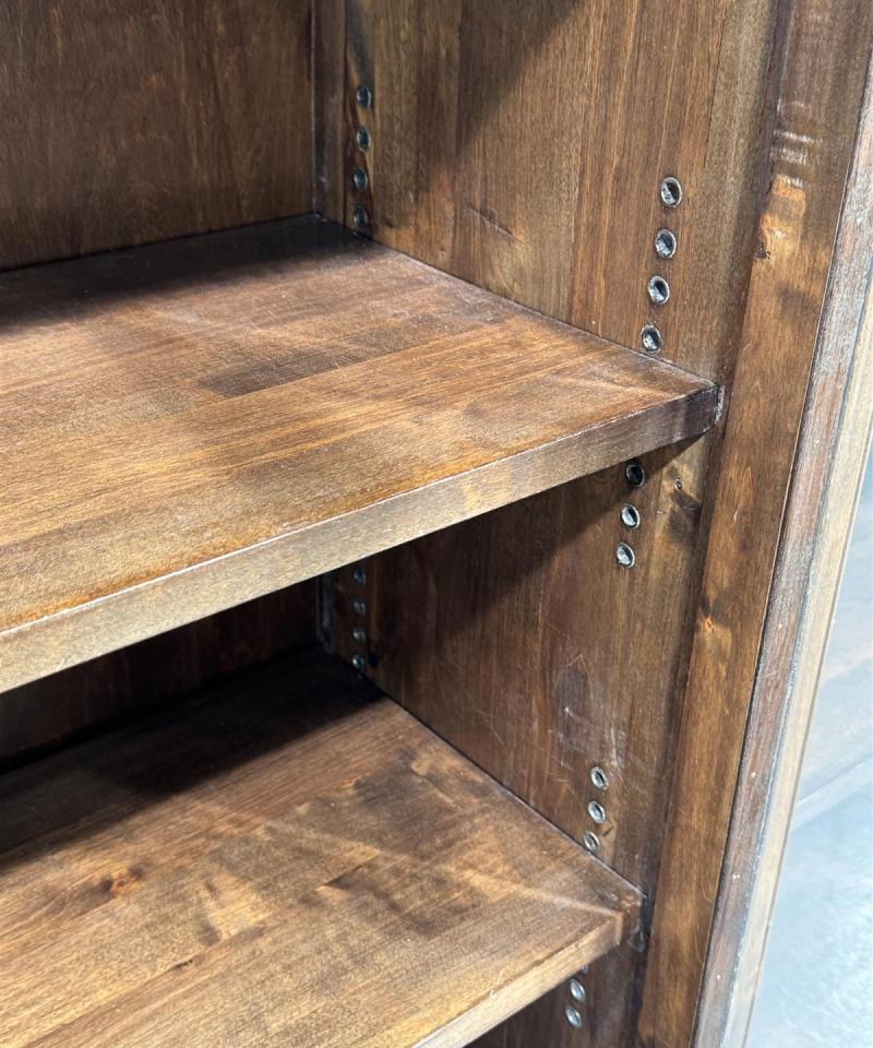 Rustiikkinen vitriinikaappi 223cm