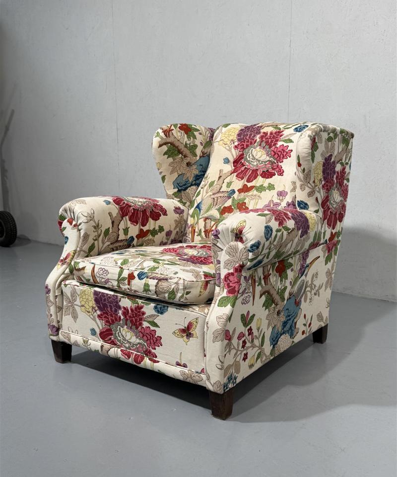 Kukkakuvioitu vintage nojatuoli