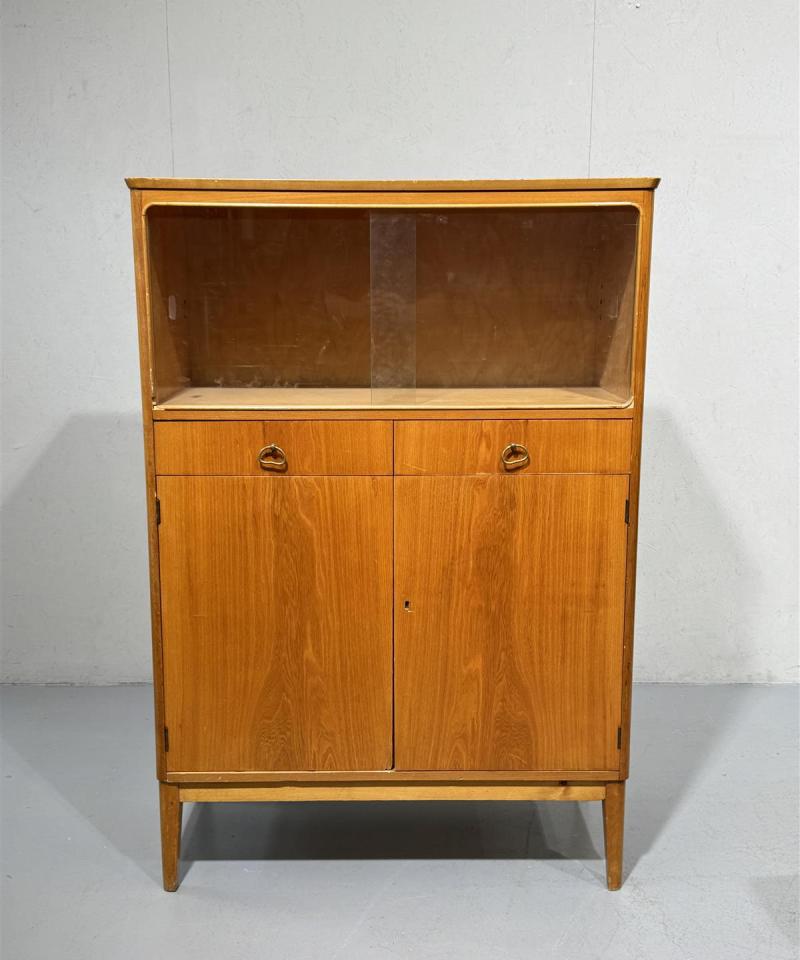 Lahden Puutyö vintage kaappi vitriinillä 50 luku