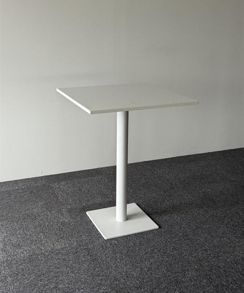 Valkoinen pöytä 70x70cm