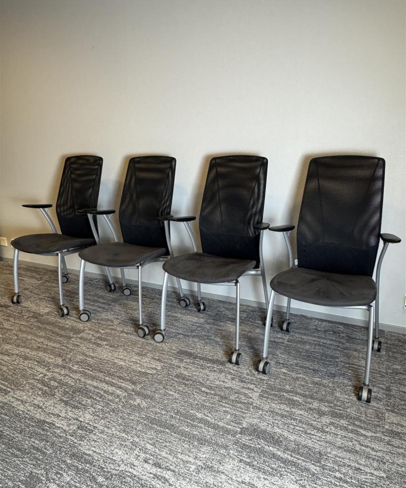 Kinnarps Plus 375M tuolit (4kpl) musta