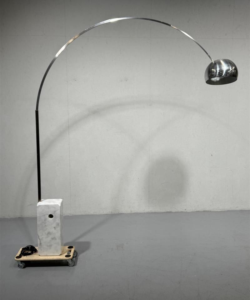 Flos Arco lattiavalaisin Achille ja Pier Castiglioni