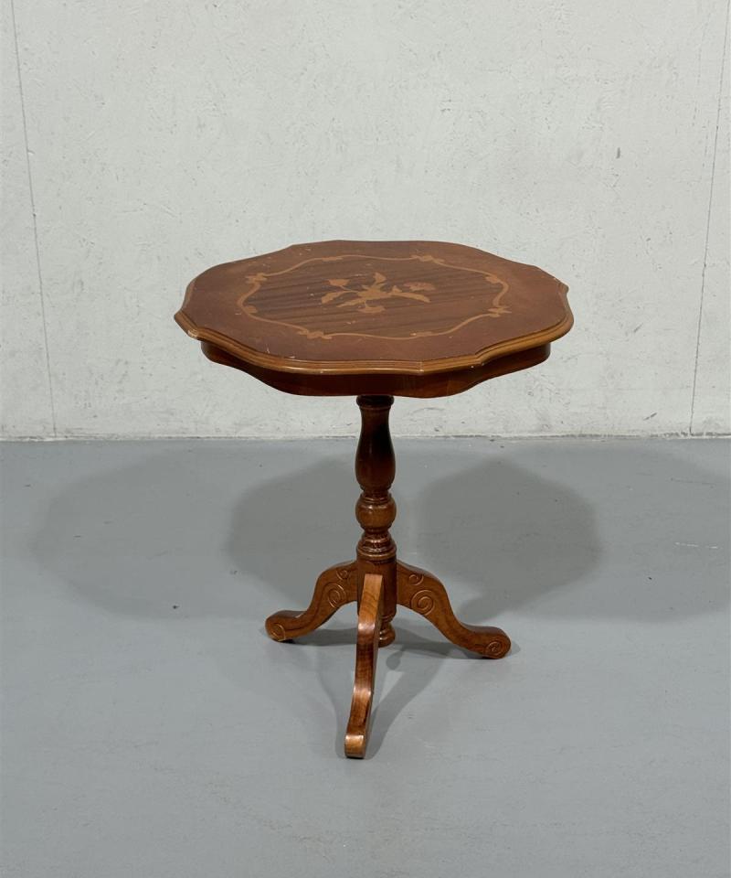 Rokokoo sivupöytä 52cm