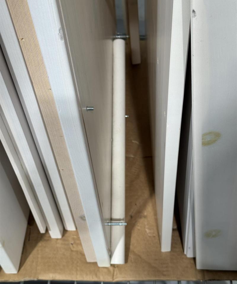 Peltola Matilda vaatekaappi (osissa)