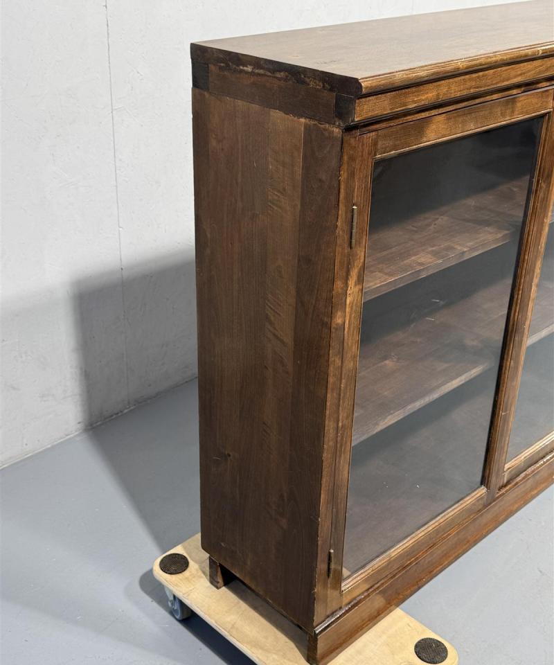 Rustiikkinen vitriinikaappi 223cm