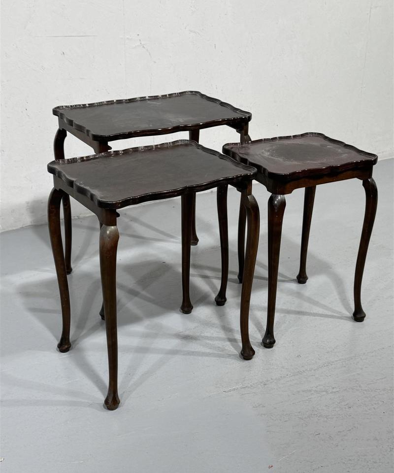 Rokokoo sarjapöydät (3kpl)