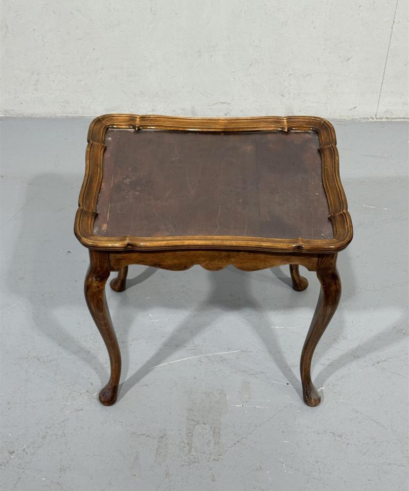 Rokokoo sivupöytä lasitaso