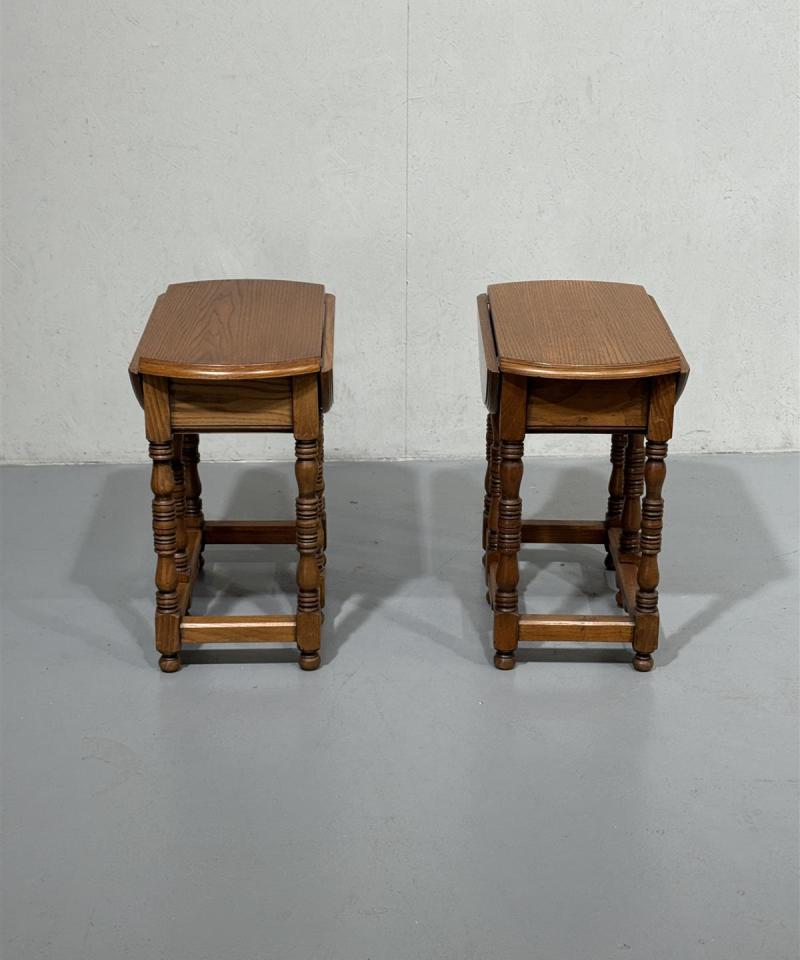 Klassinen pyöreä apupöytä (2kpl)